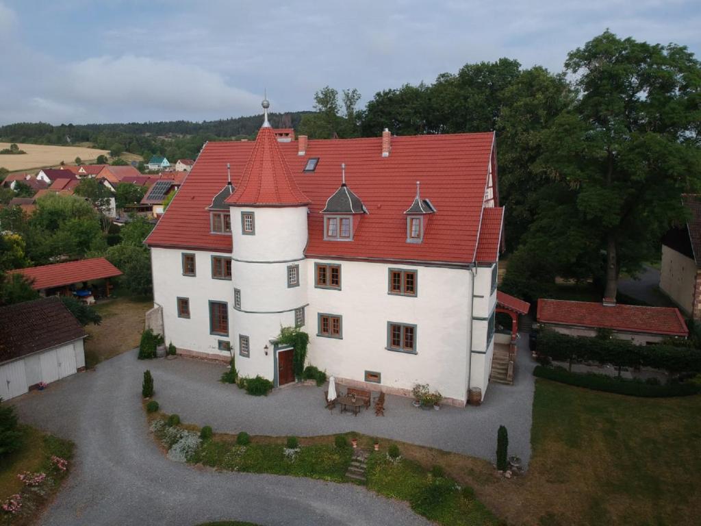 Appartements Schloß Roßdorf Ferienwohnungen & Camping 1 Schloßplatz 98590 Roßdorf