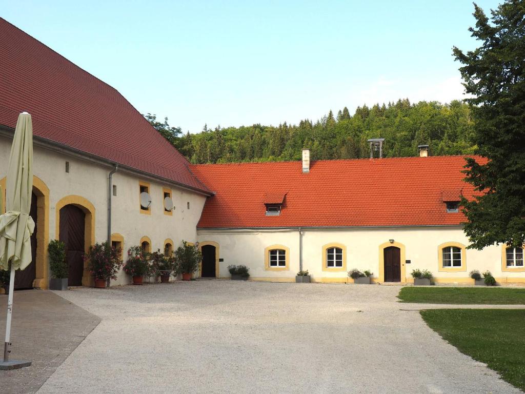 Appartements Schloss Ehrenfels 1 Ehrenfels 72534 Hayingen