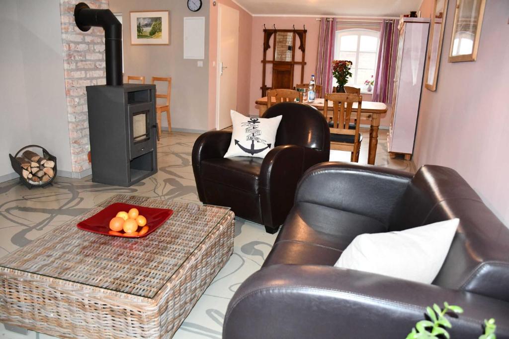 Appartements schoene Ferienwohnungen in Sassnit Buddenhagen 4 18546 Sassnitz