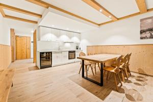 SCHWARZENBACH - Apartments & Rooftop Pool