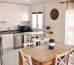 Sea Breeze Apartments - 100m to Beach By Silver Prop