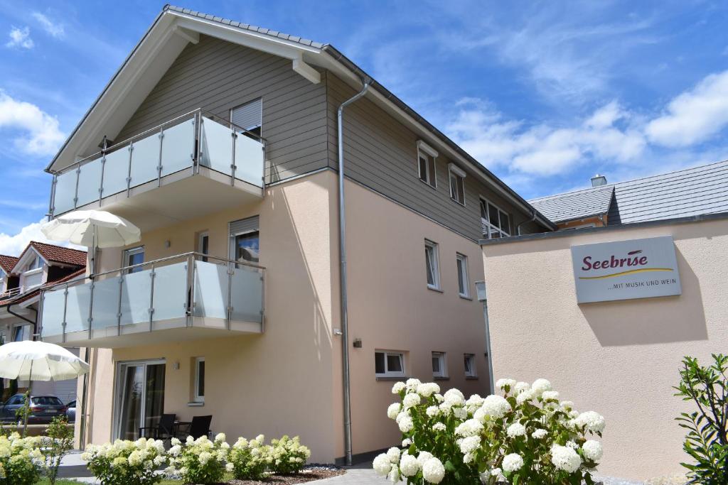 Appartements Seebrise mit Musik und Wein Lehrenweg 7 88709 Meersburg