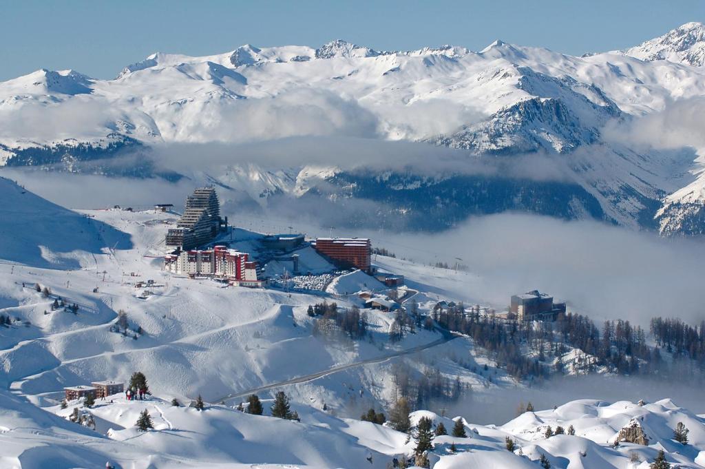 Skissim Classic - Vue Pistes by Travelski Paquebot des Neiges, Etage G, à côté du restaurant la Terrasse Aime 2000 Agence Ski & Soleil, 73210 Aime-La-Plagne