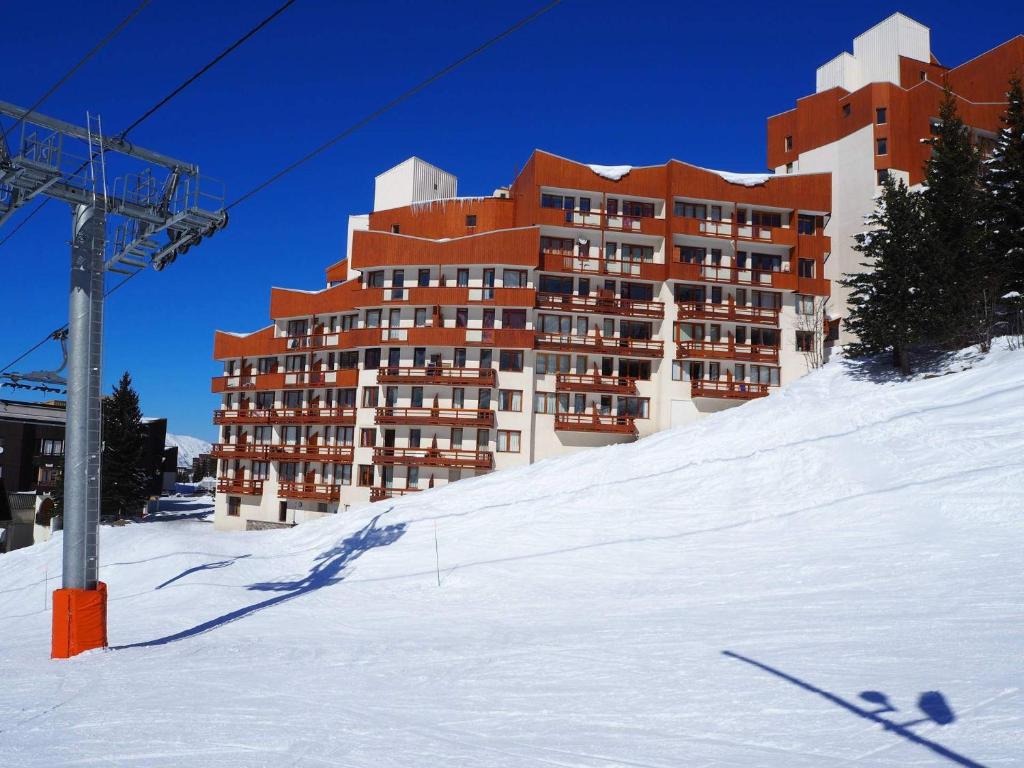Skissim Select - Résidence Boedette by Travelski AGENCE DES BELLEVILLE Immeuble Carline -Quartier Les Bruyères - Front de Neige73440 LES MENUIRES, 73440 Les Menuires