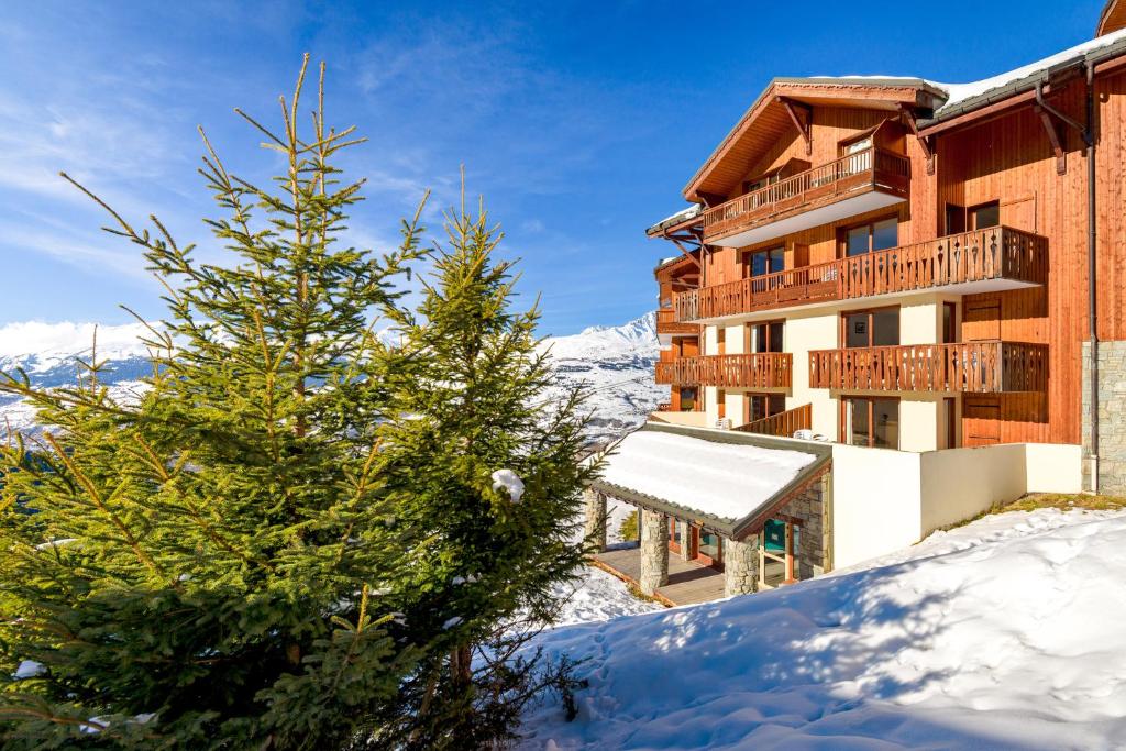 Appartements Skissim Select - Résidence L'Arollaie 4* by Travelski \ 73210 Peisey-Nancroix