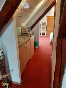 SLEEP & GO! Self service rooms with community kitchen