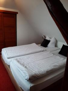 SLEEP & GO! Self service rooms with community kitchen