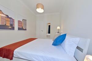 Sleep in Centre