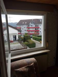 Sonnige ruhige Dachzimmer inkl WIFI plus Kaffee mit WG Dusche und neuer Küche