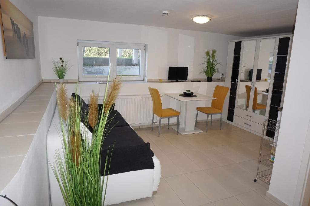 Appartements Souterraine-Findlinge Parkweg 6 18556 Breege