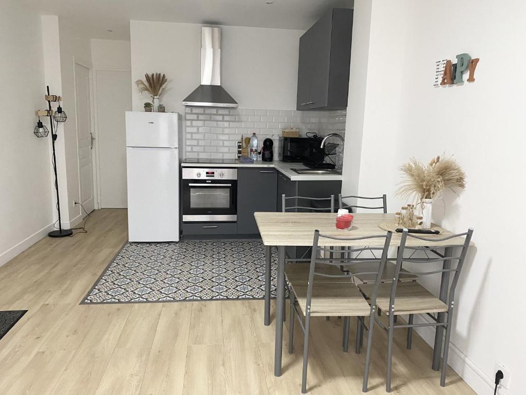 Appartements Spacieux T2 à 15mn de Paris et 30mn de Disney en voiture ! 20 Avenue Diane 94500 Champigny-sur-Marne