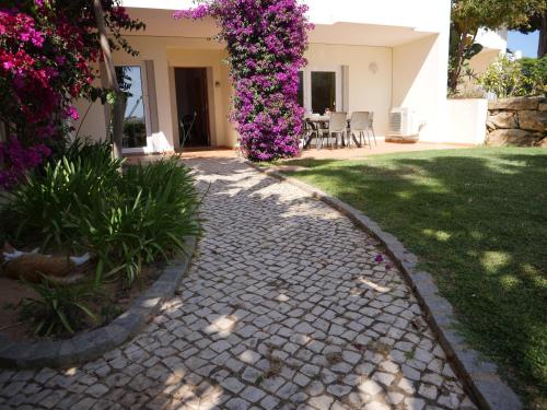 Spacious Apartment near Porto de Mos Beach, Lagos.