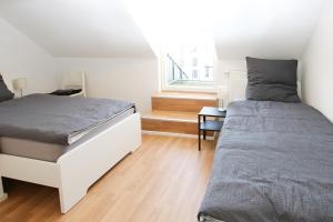 Spacious Apartment with Balcony & WiFi