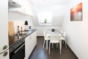 Spacious Apartment with Balcony & WiFi
