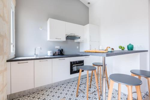 Splendid flat located in the heart of the Chartrons a few steps from Quays