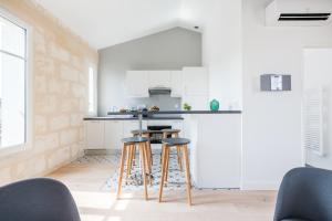 Splendid flat located in the heart of the Chartrons a few steps from Quays