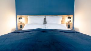 SPREEblau navy mit eigener Terrasse