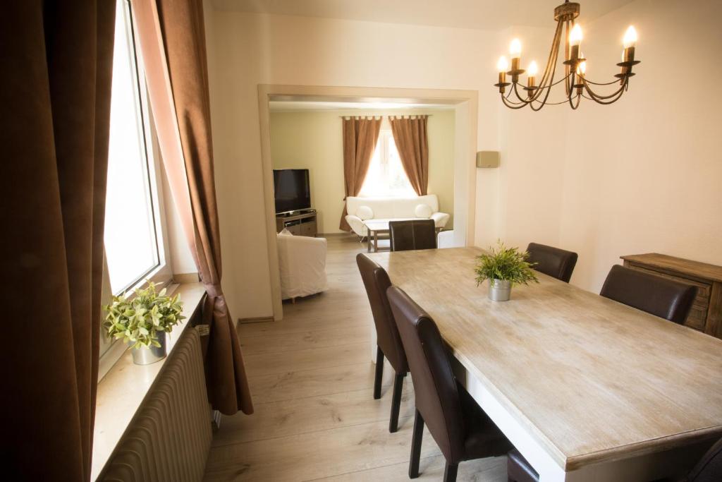 Appartements Stadthotel Jülich - Hotelwohnungen Baierstraße 1 52428 Juliers