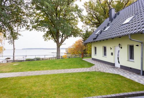 Strandhaus am Müritzufer