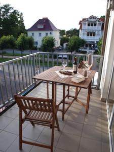 Strandstraße by Rujana