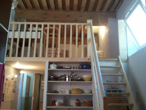 Studio-appartments, quiet, with courtyard, Lyon city centre