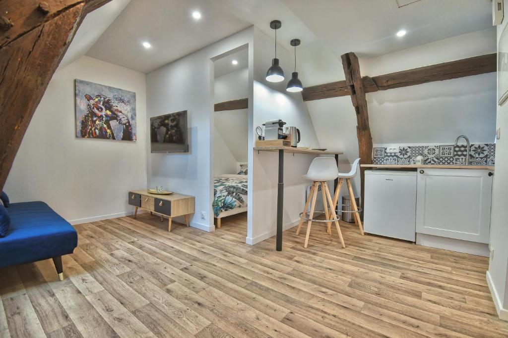 Studio hyper équipé à 150m d'une plage de sable fin grande terrasse presqu'île de charme 83430 Saint-Mandrier-sur-Mer