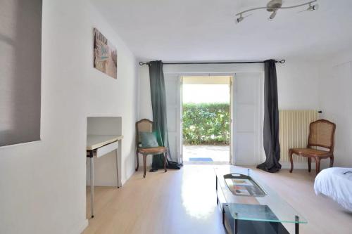 Studio in Antibes with Parking