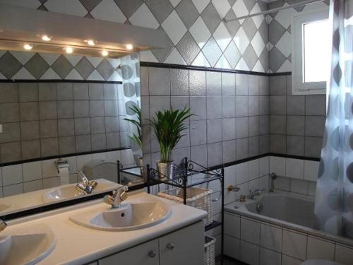 Studio moderne avec piscine à Aubagne en Provence