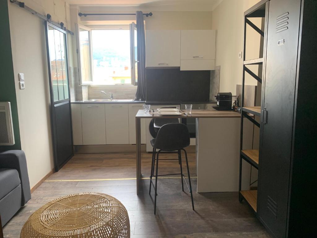 Studio plein coeur de Nice 24 24H 7 7J 32 Boulevard Risso, 06300 Nice