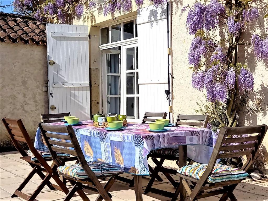 STUDIOS La Varenne Saint Maur entre PARIS ET DISNEYLAND 94210 Saint-Maur-des-Fossés