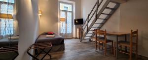STUDIOS PARISIENS
