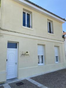 Appartements Studios Pellisson 4 Place de la Gare 16100 Cognac -1