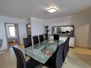 Sun Island Apartments