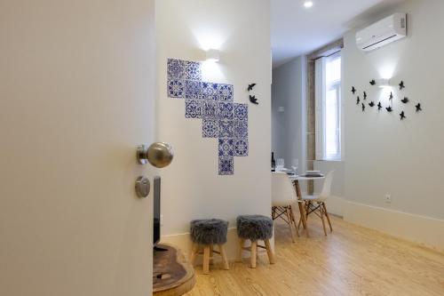 Sunday - Alda's Vintage Apartments with Free Parking