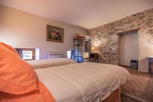 Appartements Sundrenched Relais de Poste in Serdinya 28 Route Nationale 116 66360 Serdinya Languedoc-Roussillon