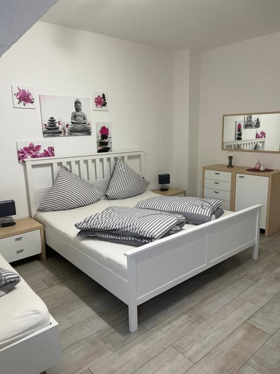 Appartements Sweet Home Appartements Horster Straße 398 46240 Bottrop
