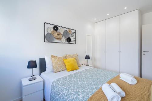 Sweet Sunny Flat w/ Balcony - Gaia