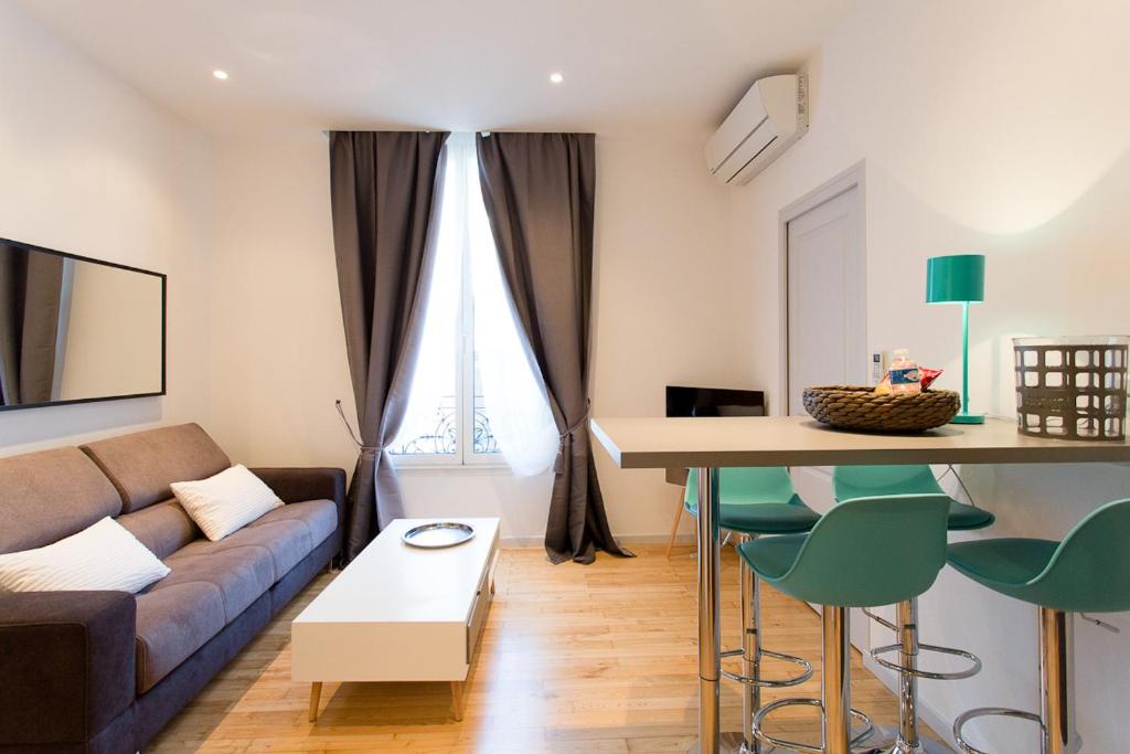 Appartements Teisseire Accomodations 7 RUE TEISSEIRE 06400 Cannes