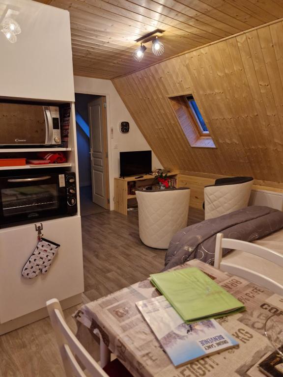 Terrasse arborée La Rochelle Aytré pour cet appartement-maison