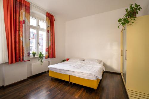 THE BERLIN HOUSE