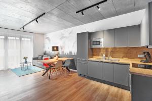 The Cloud Suite Apartments