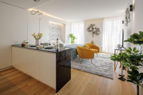 The Downtown Charming Apartments