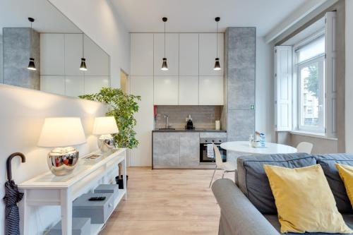 Tiara Downtown Apartments by DA'HOME