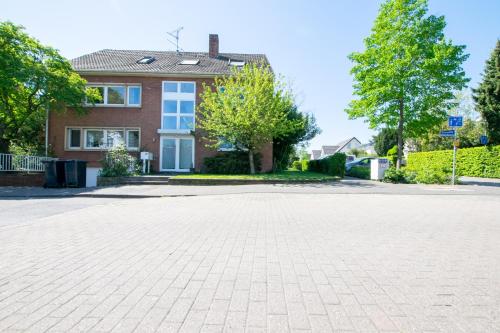 Tolstov Apartments - 1-4 Room Apartments - 20 min DUS Airport & MESSE DUS