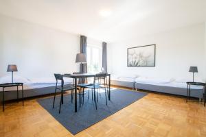 Tolstov Apartments - 1-4 Room Apartments - 20 min DUS Airport & MESSE DUS