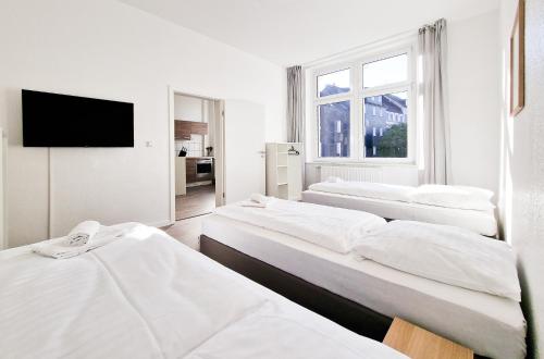Tolstov Apartments - 1 Room Monteur Apartment - 25min Messe DUS