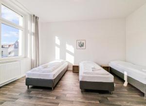 Tolstov Apartments - 1 Room Monteur Apartment - 25min Messe DUS