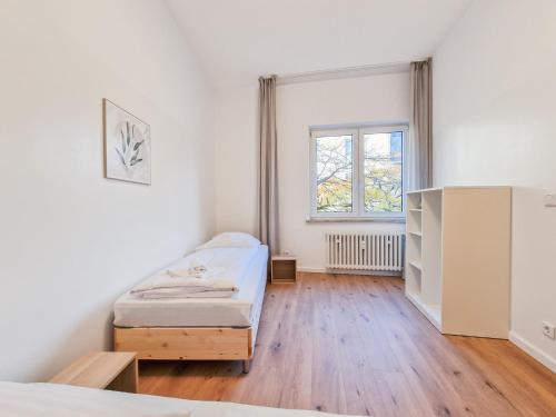 Tolstov Apartments - 2 and 4 Room Apartments - 25min Messe DUS