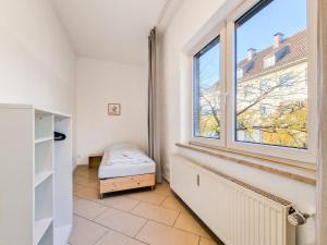 Tolstov Apartments - 2 and 4 Room Apartments - 25min Messe DUS