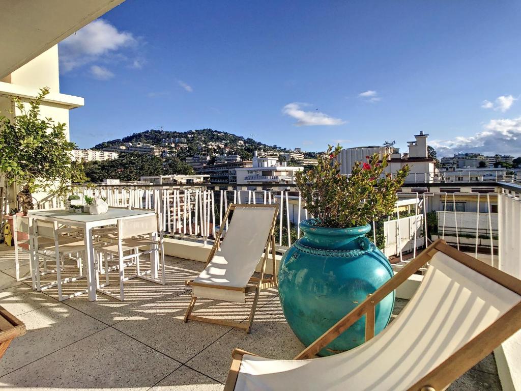 Appartements Top floor terrace apartments 2 min from the Croisette 335 2 Rue Velasquez 06400 Cannes